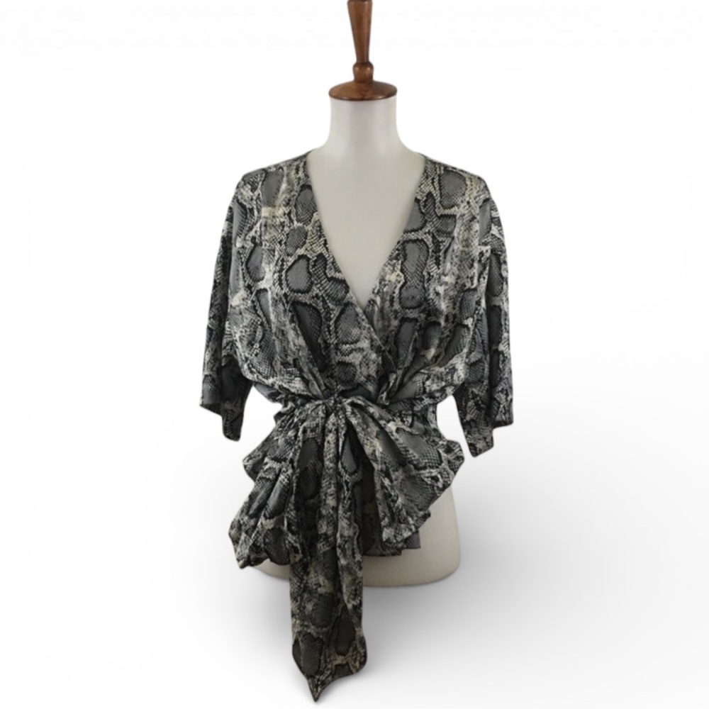BB Dakota Python The Level Top Women’s S Faux Wrap Snake Skin Animal Print NWT